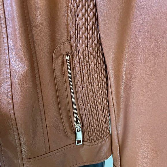 GUESS size medium jacket - Picture 3 of 5